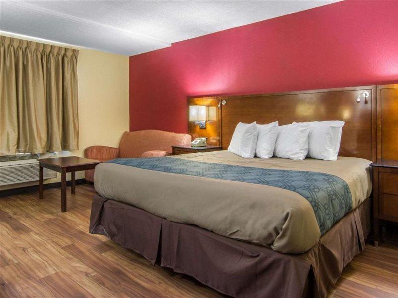 Travelodge By Wyndham Forsyth Dış mekan fotoğraf