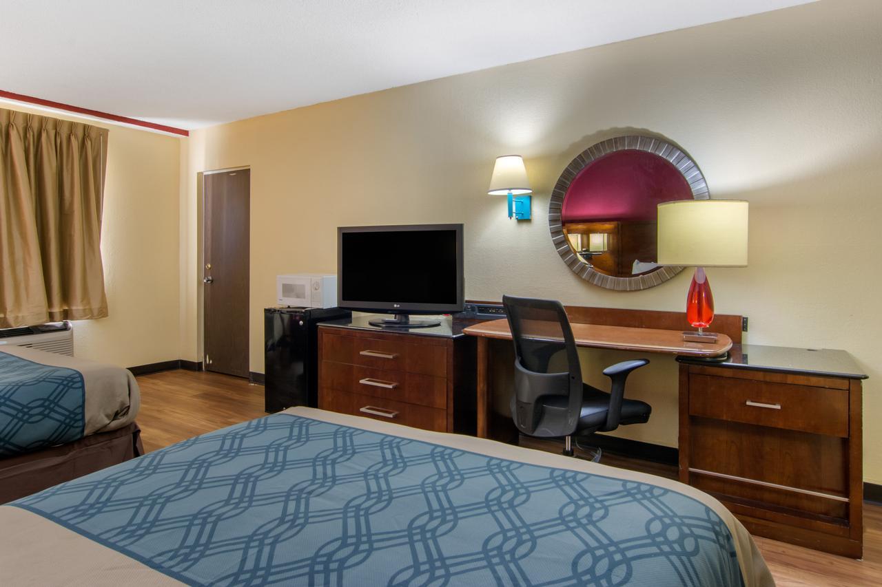 Travelodge By Wyndham Forsyth Dış mekan fotoğraf