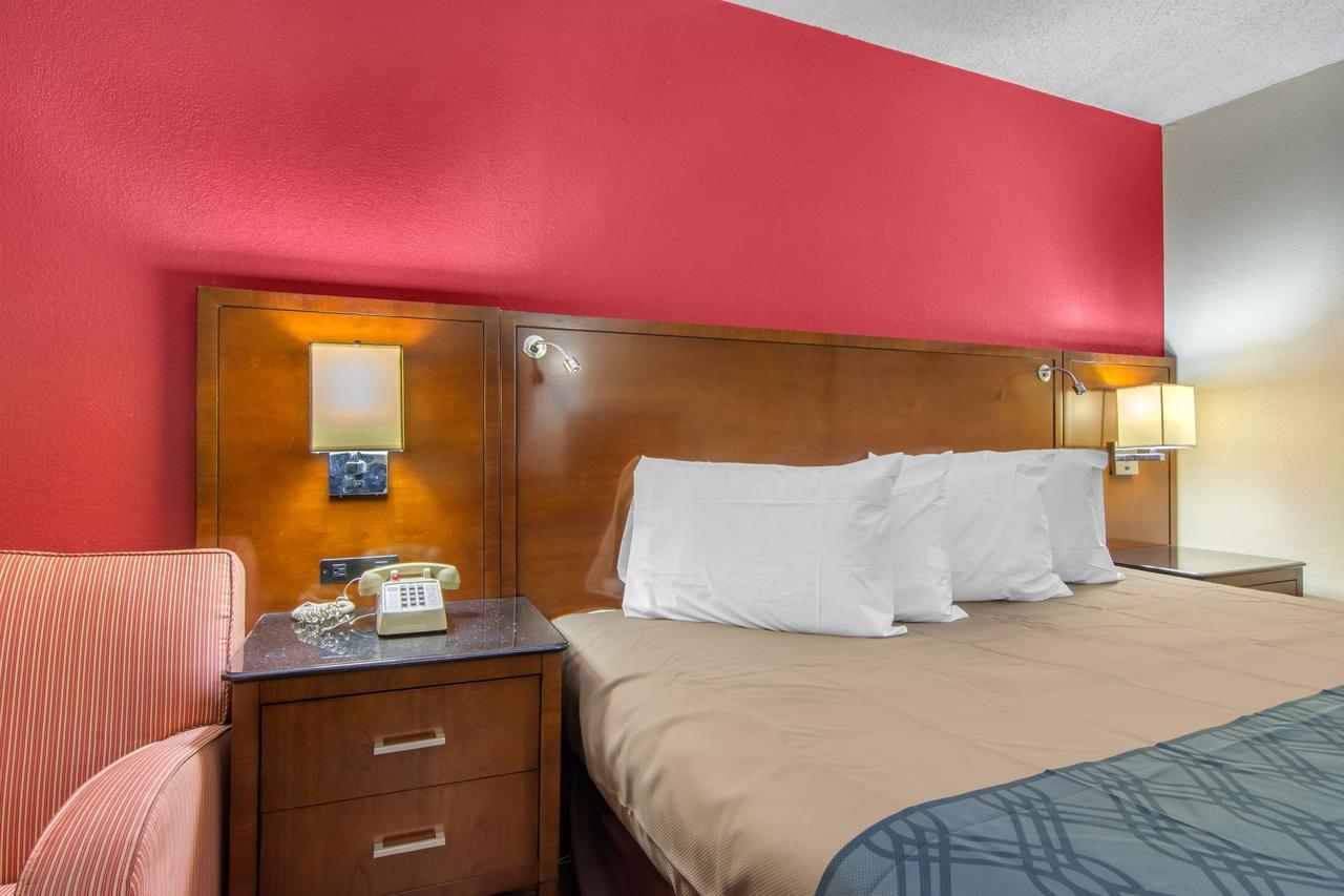 Travelodge By Wyndham Forsyth Dış mekan fotoğraf