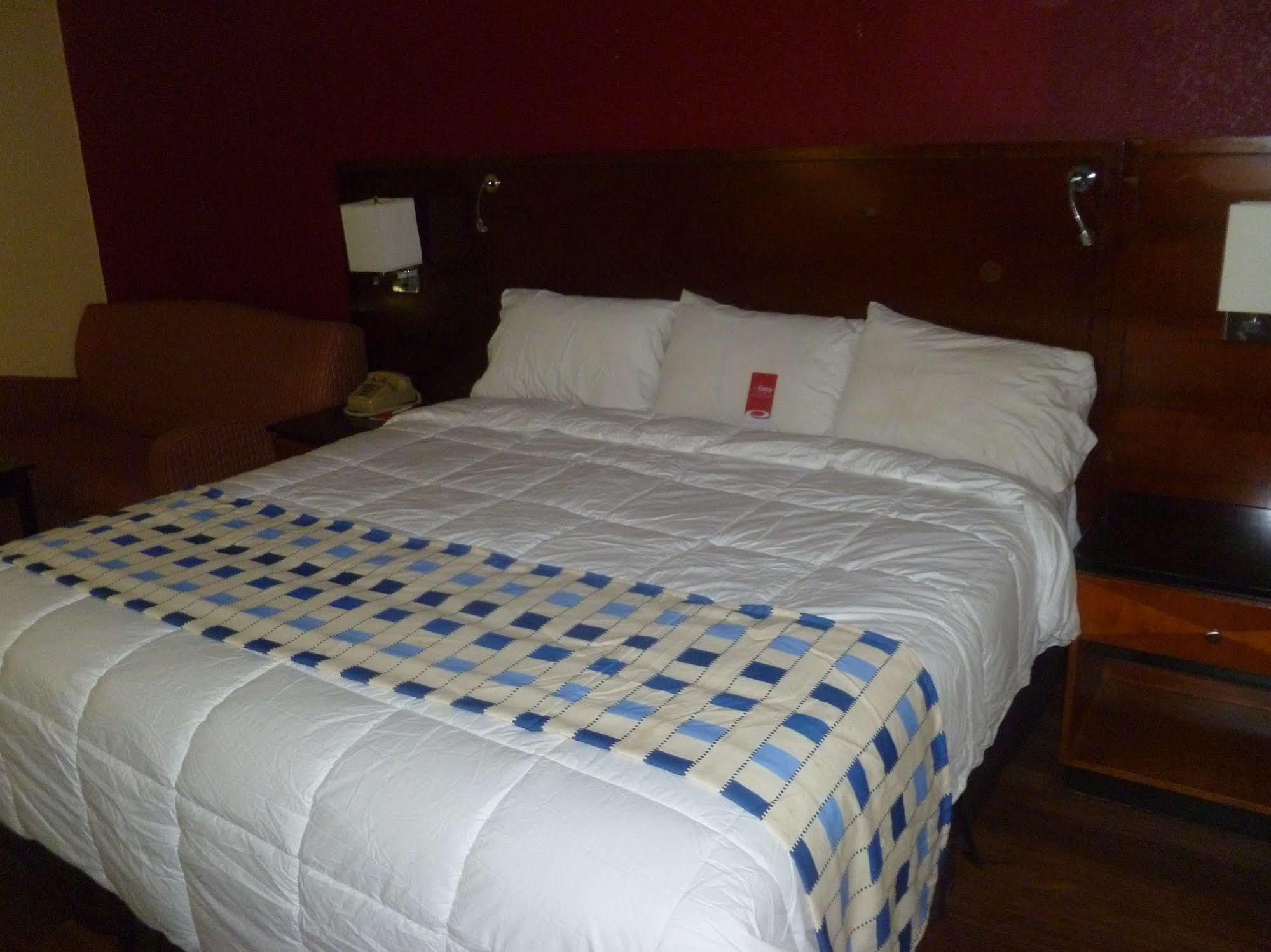 Travelodge By Wyndham Forsyth Dış mekan fotoğraf