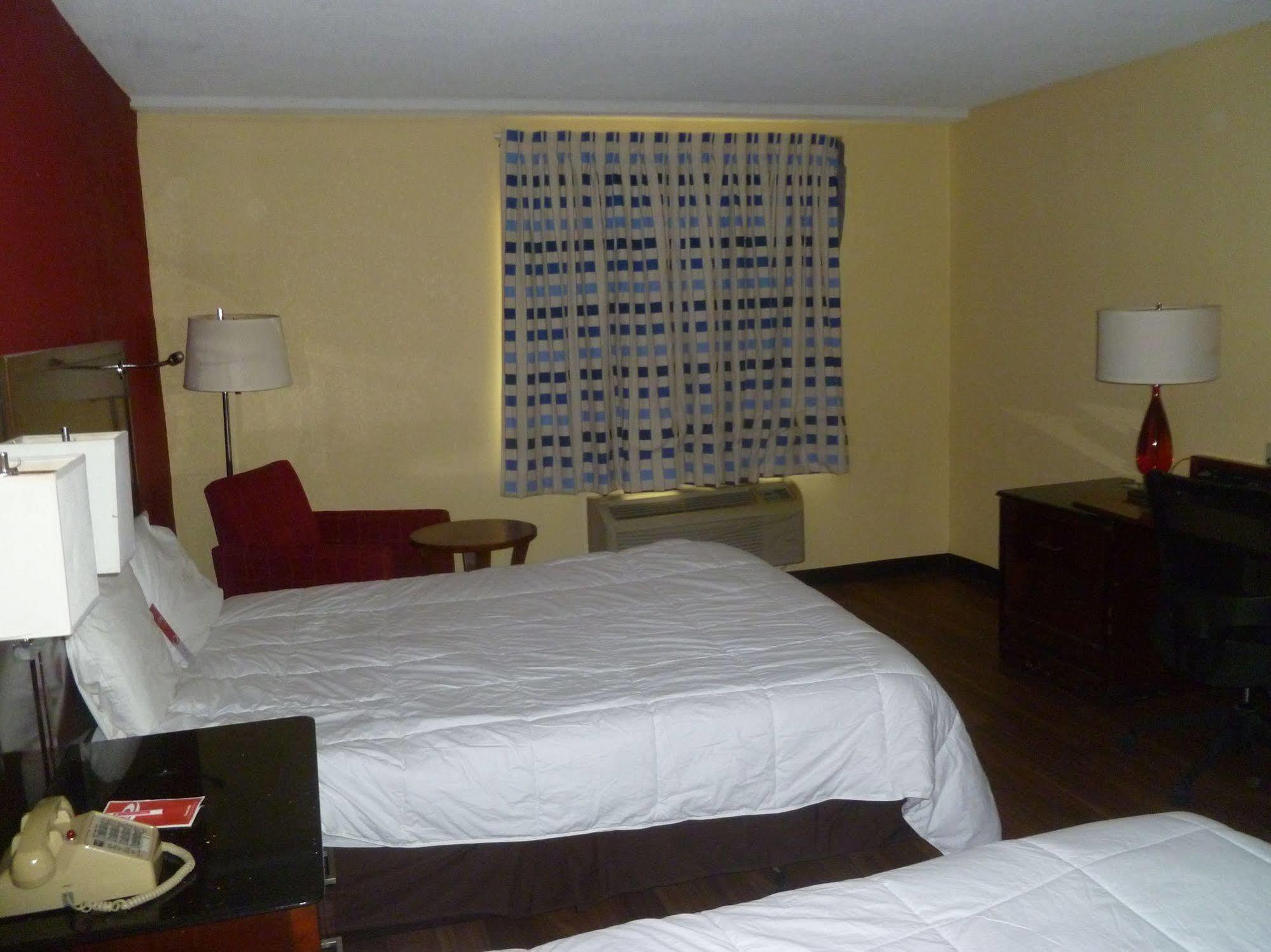 Travelodge By Wyndham Forsyth Dış mekan fotoğraf