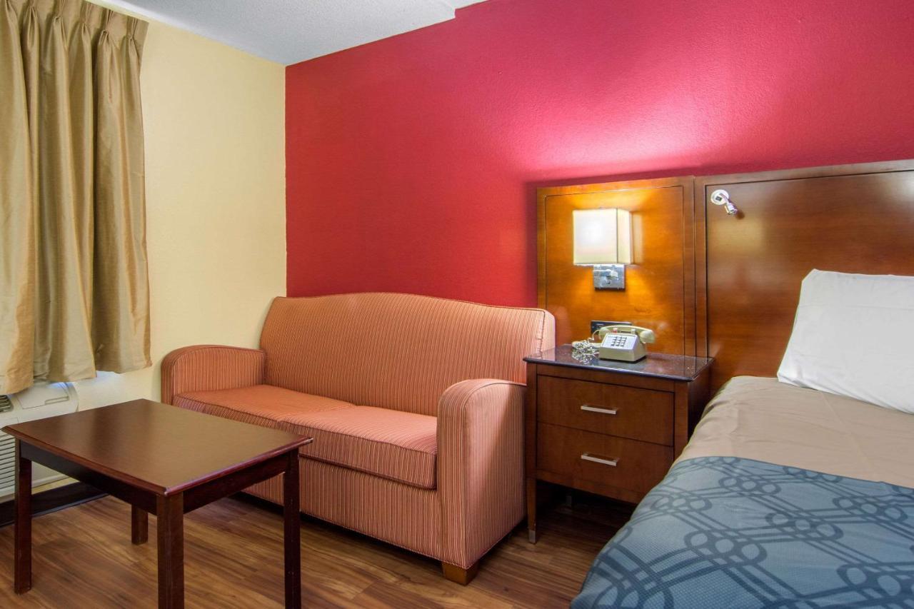 Travelodge By Wyndham Forsyth Dış mekan fotoğraf