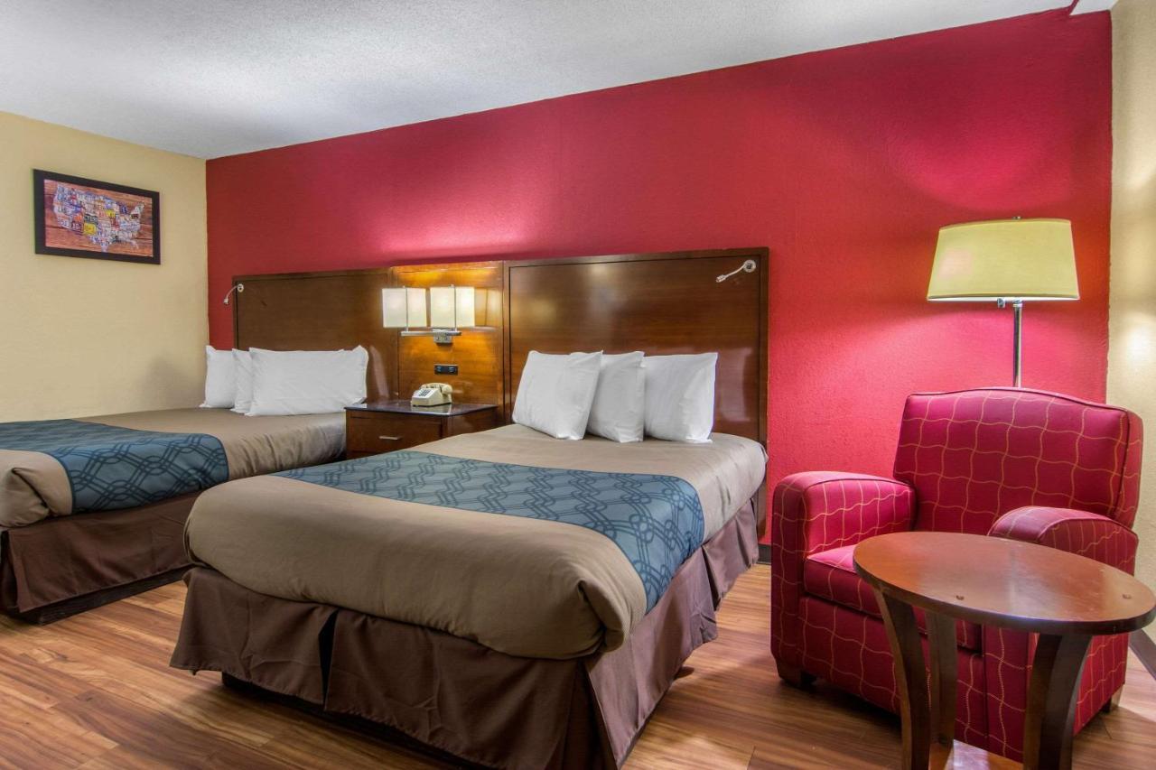 Travelodge By Wyndham Forsyth Dış mekan fotoğraf