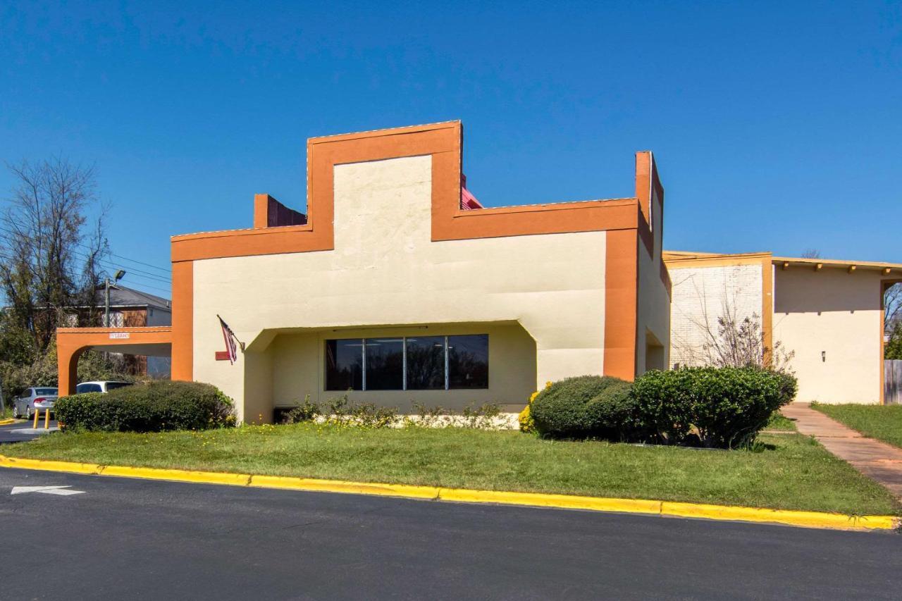 Travelodge By Wyndham Forsyth Dış mekan fotoğraf
